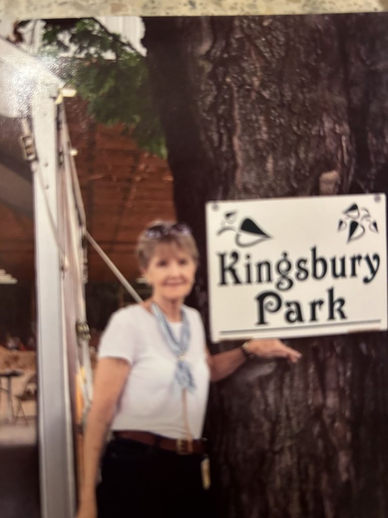 Carol Lenartz Profile Photo