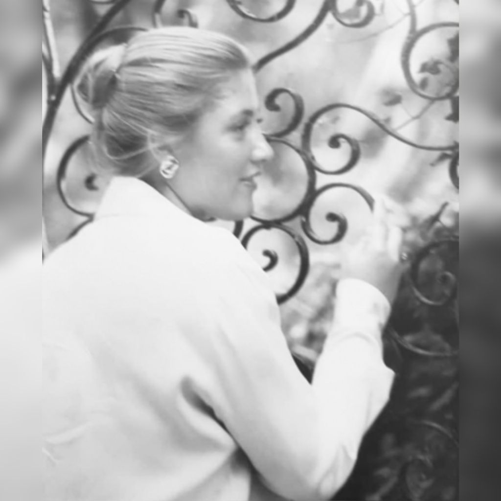 Mrs. Paula Kay Amanlou