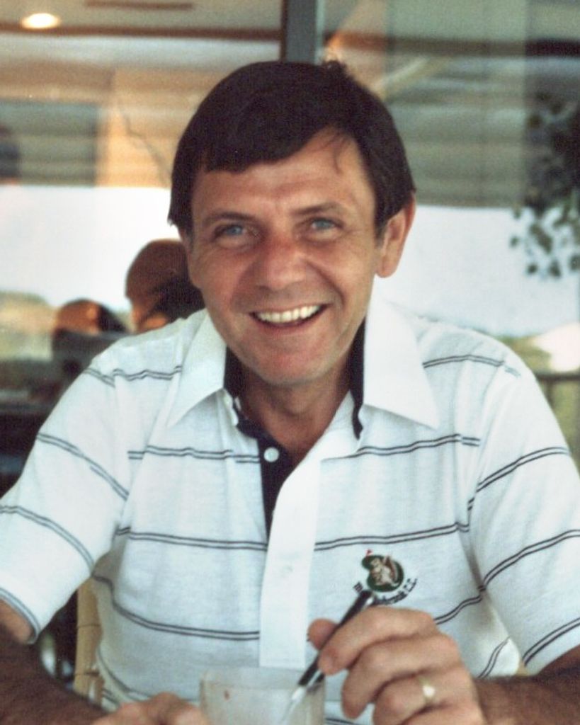 Richard M Szary