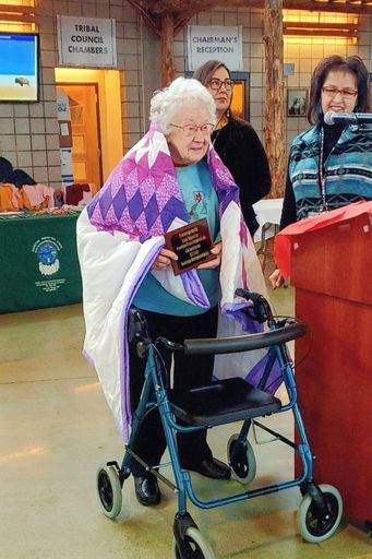 Betty Lou Ward photo gallery thumbnail 22 of 121