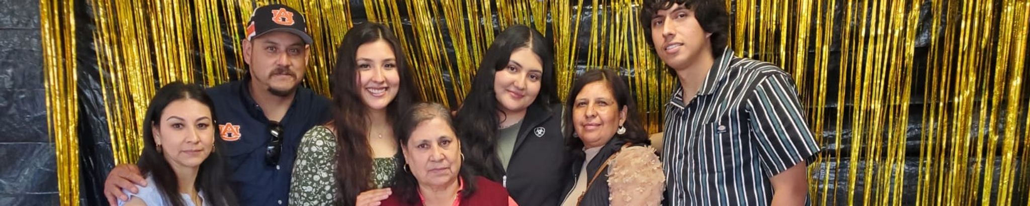 Cover photo for Celebrando la Vida de Maria Yolanda Muñoz's Obituary