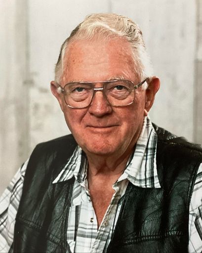 Richard L. Dunbar's obituary image