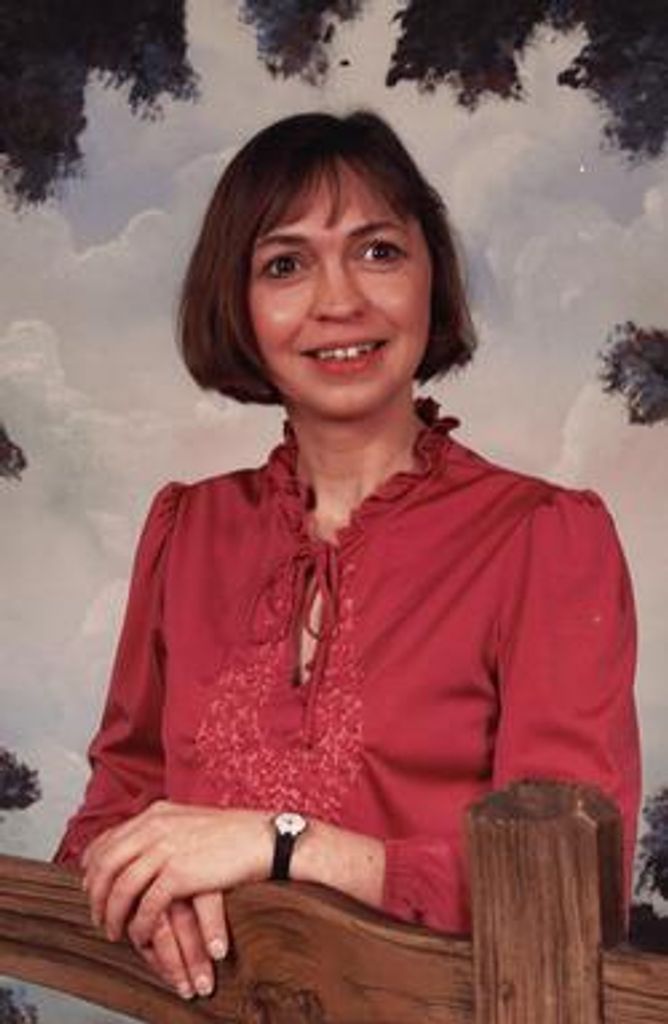 Estelle Harder Profile Photo