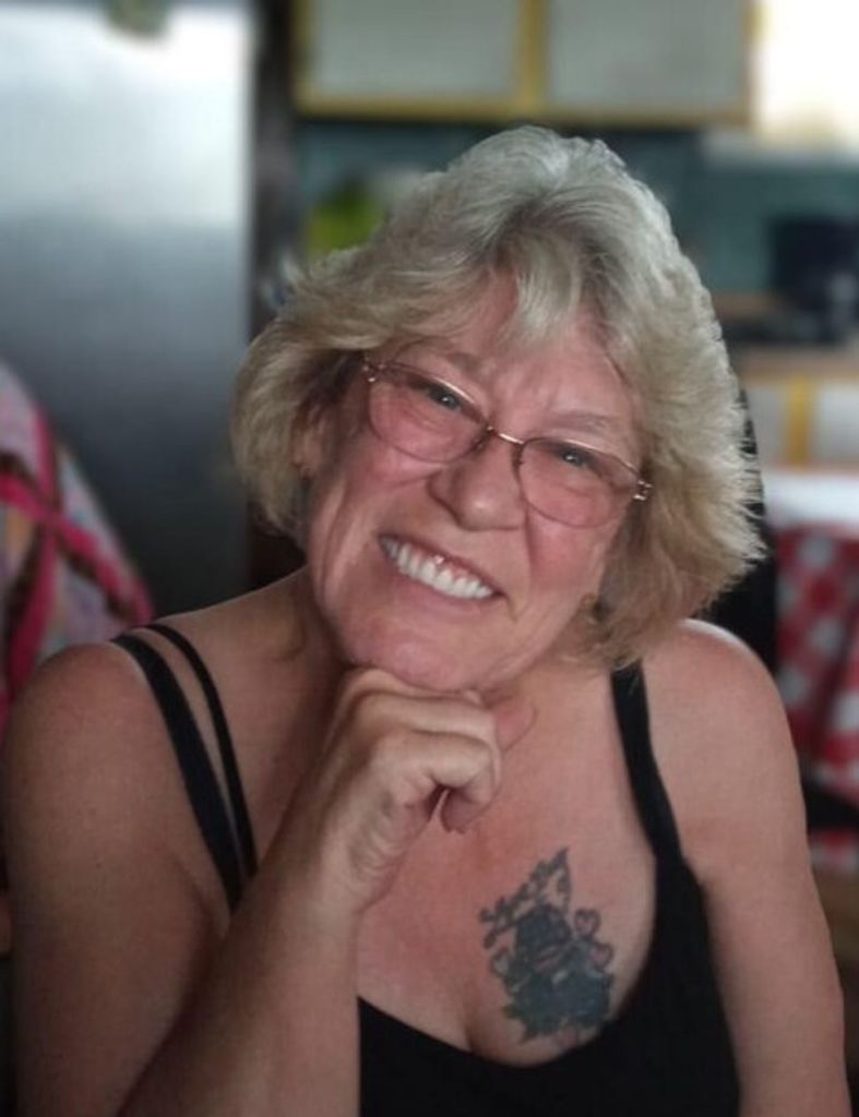 Robin Juanita (Richey)  Tipton