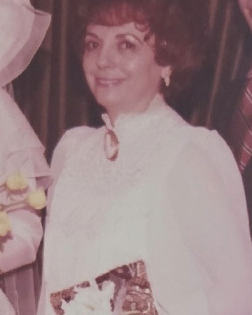 Dolores Vouthouris Profile Photo