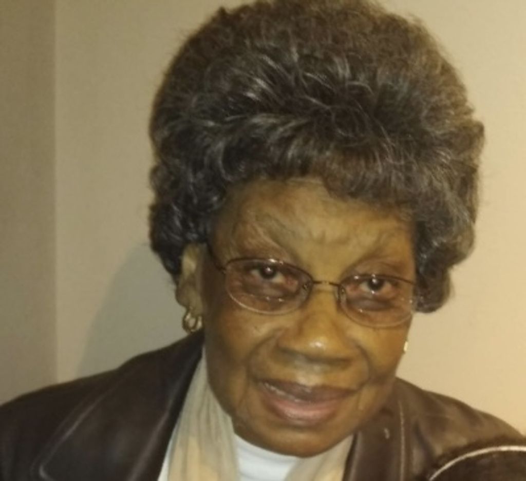 Lola Oliver