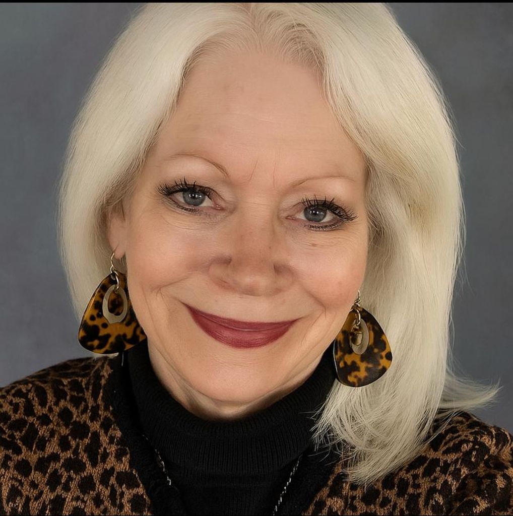 Elaine Cross Profile Photo