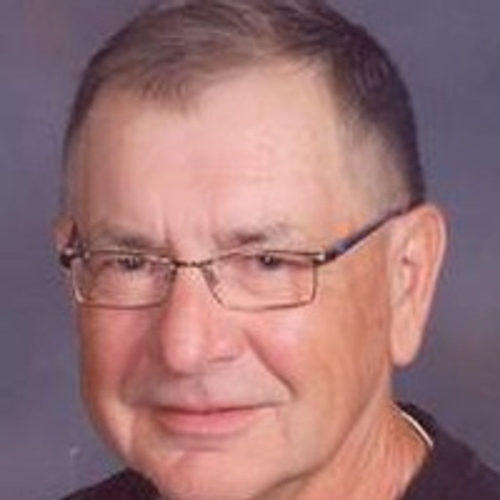 Daniel  J Artis