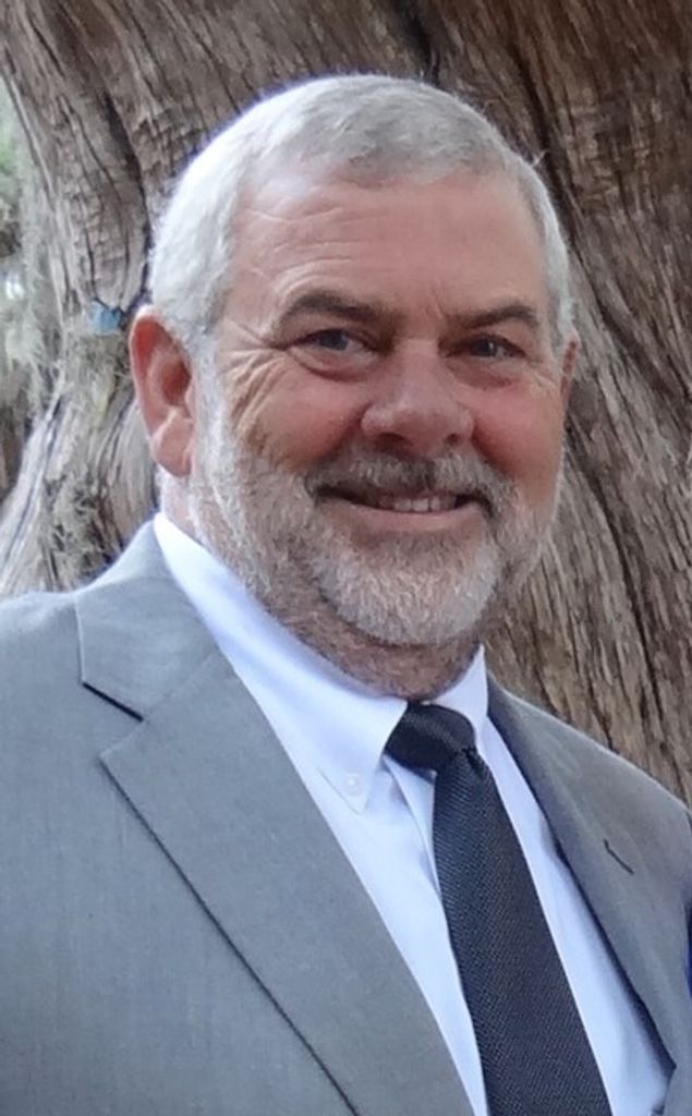 Roswell "Ros" Murphy Profile Photo