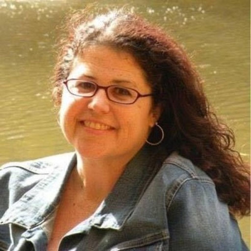 Deanna Lloyd Profile Photo