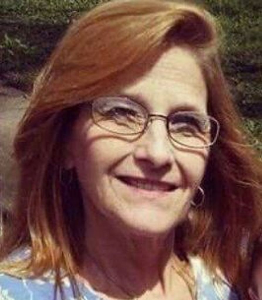 Della Carmona Profile Photo