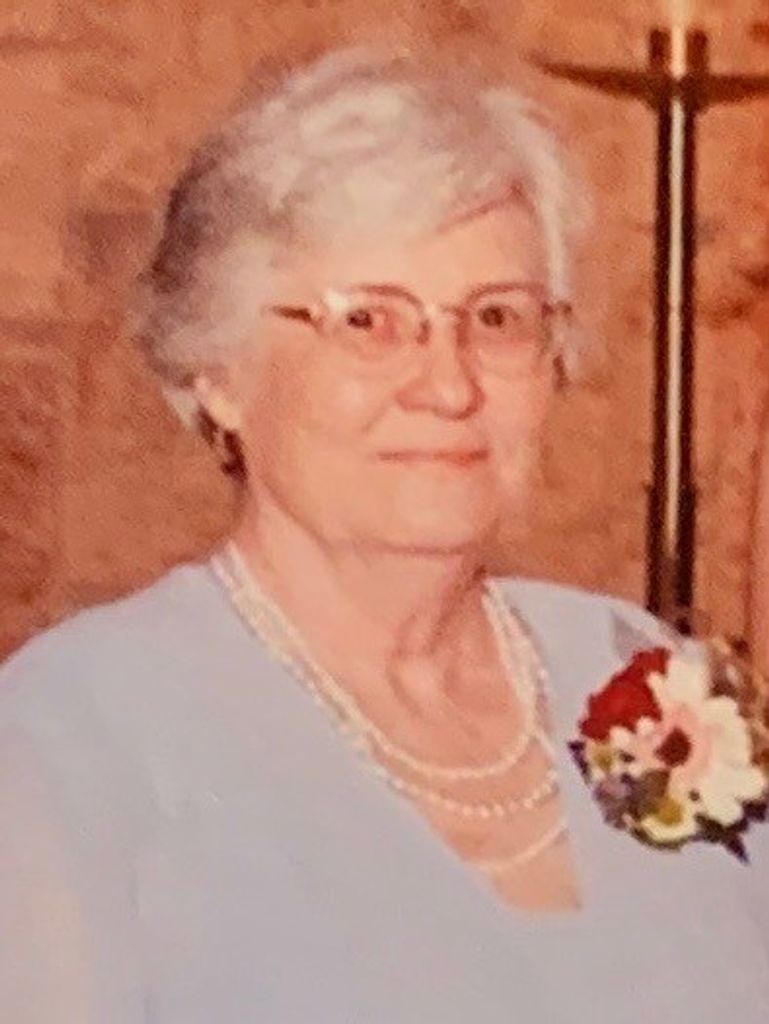 Earlene Hollingshead Giles Profile Photo