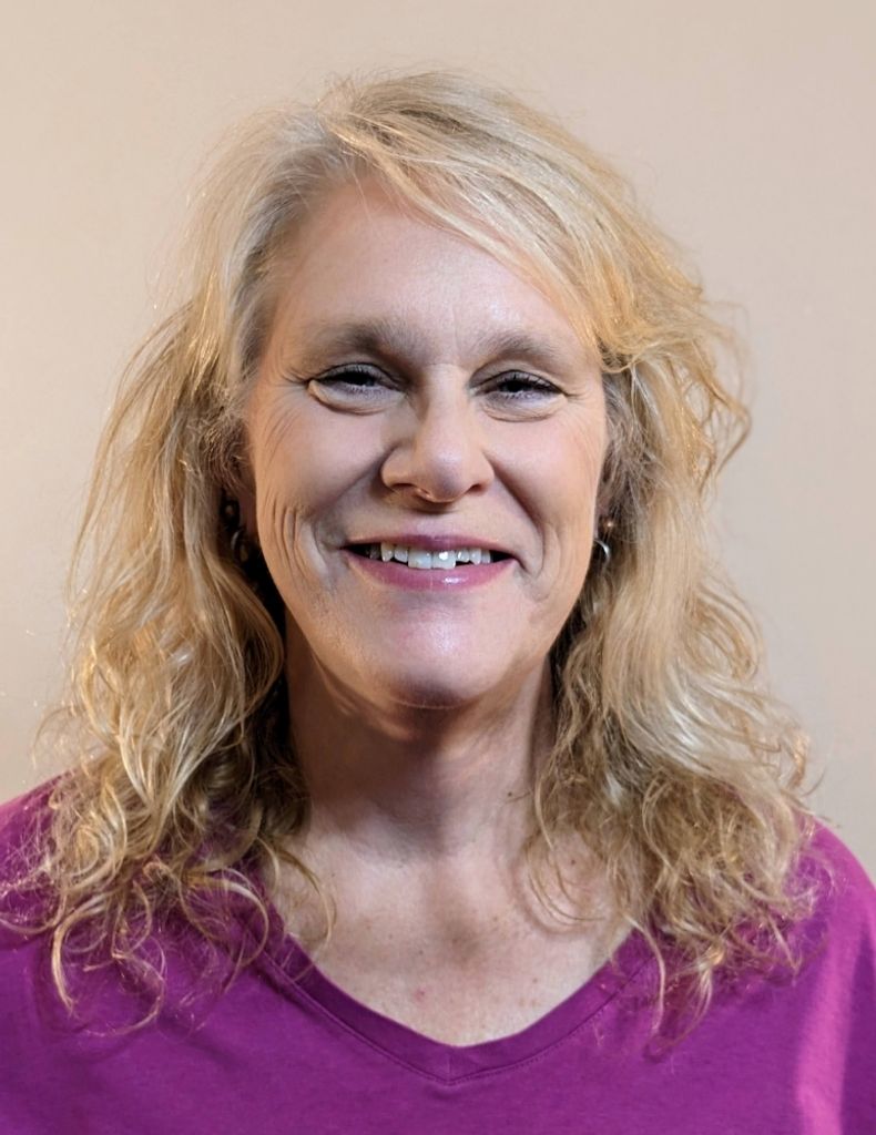 Roxann Dawn "Roxie" (Farnam) Ruechel Profile Photo