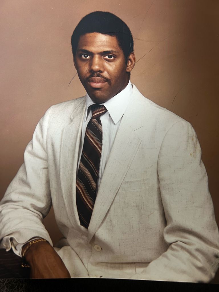 Mr. Arturo Kinzer Jr. Profile Photo