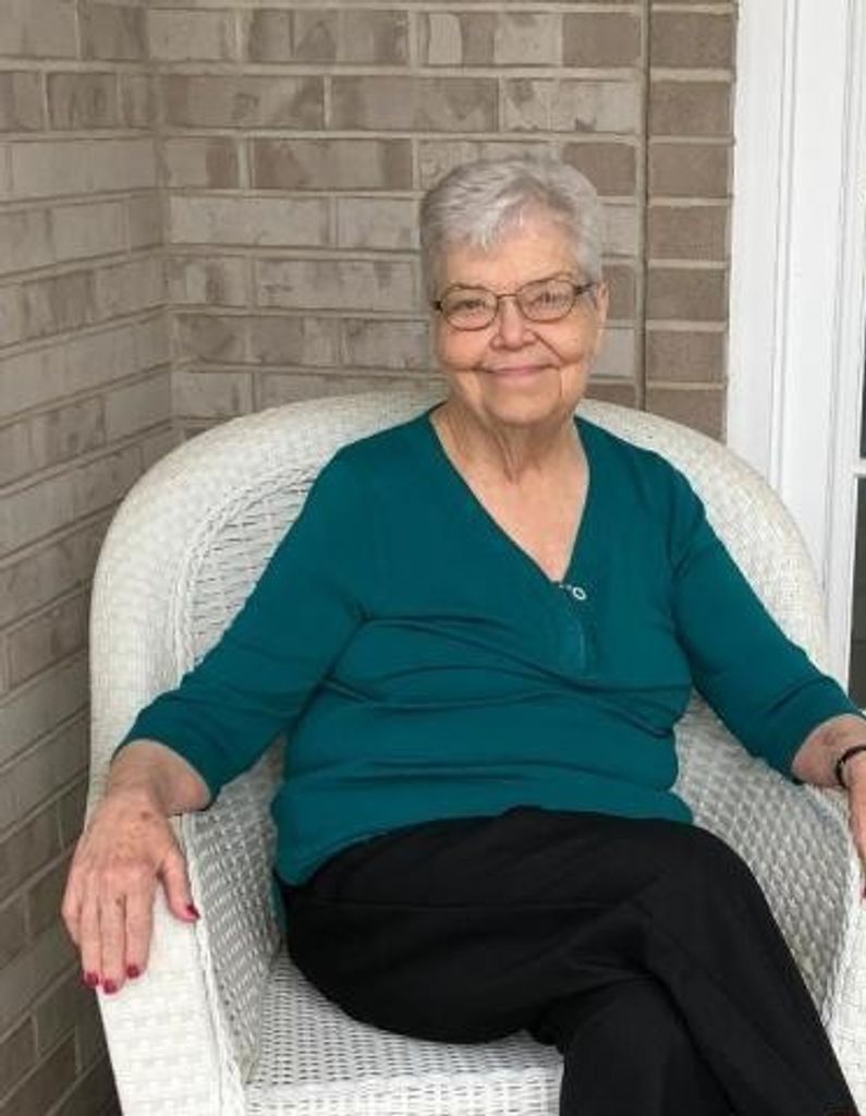 Delores E (Taylor)  Morton Profile Photo