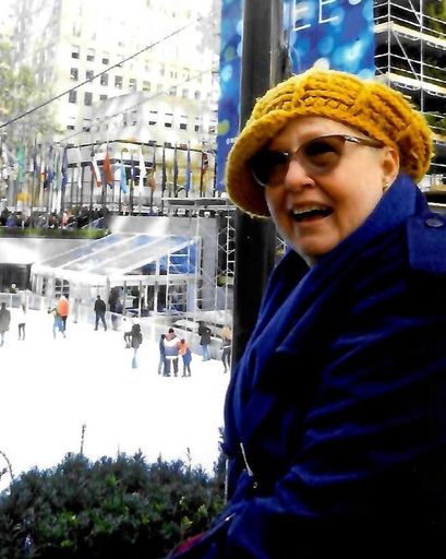 Mary Lou Mogenhan's obituary image