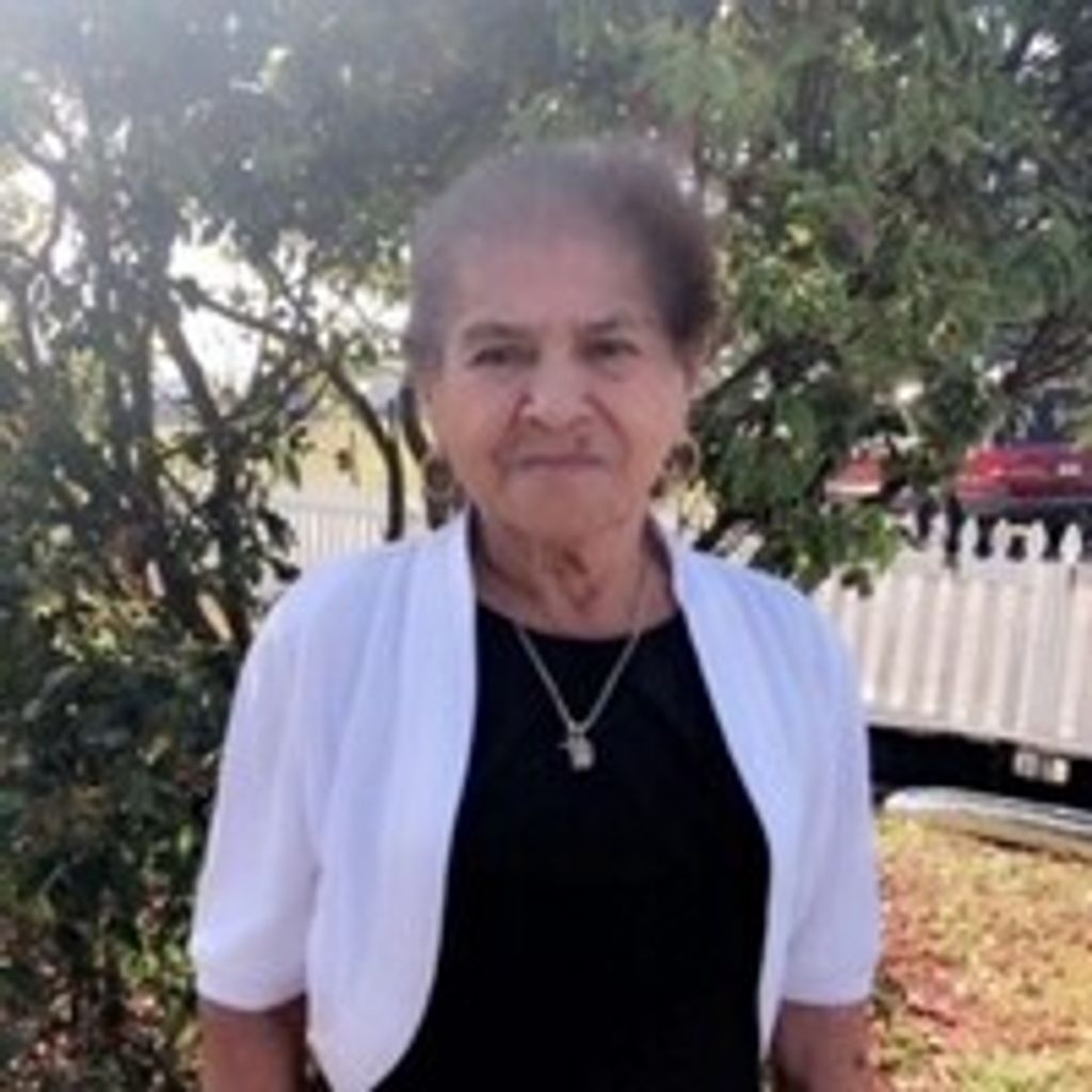 Maria Cruz Castillo Profile Photo