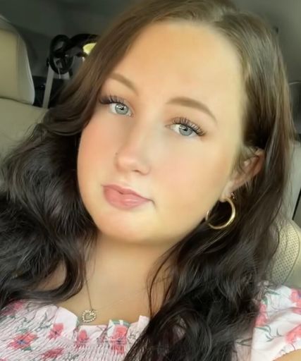 Rachel Faye Dartez photo gallery thumbnail 1 of 317