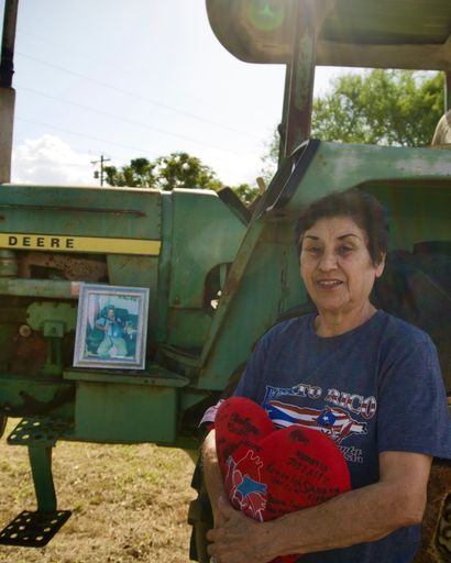 Gloria Perez's obituary image