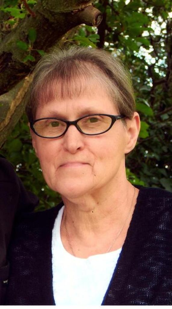 June M. (Ake)  Musselman