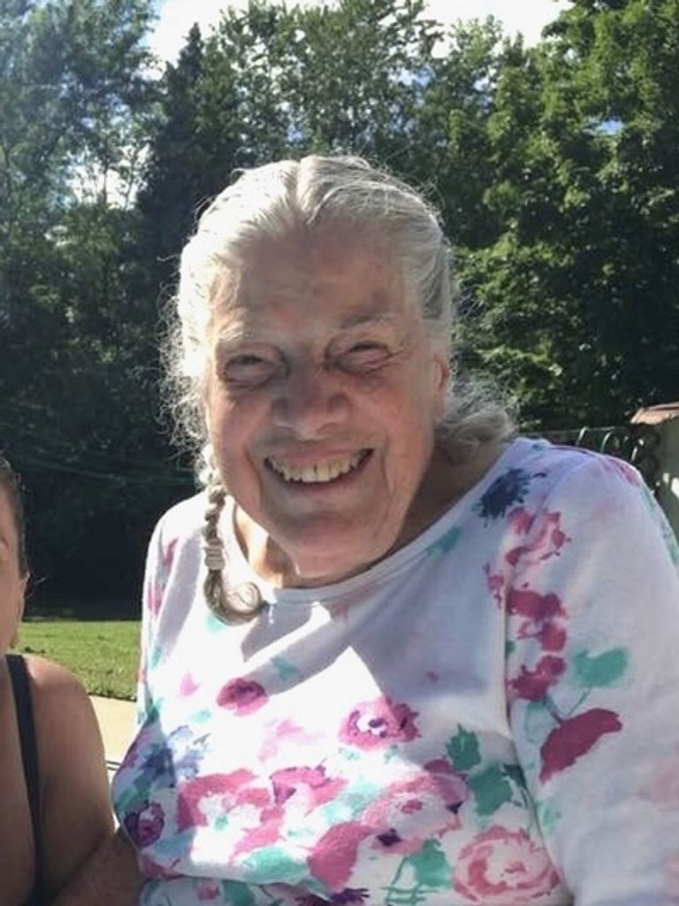 Laura "Dot" "Memie" Benjamin