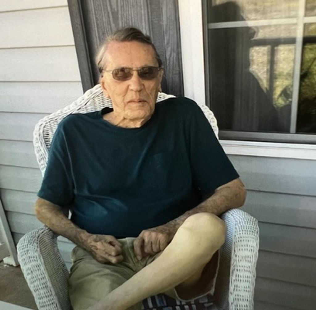 Roy Bernard Hoecker Profile Photo