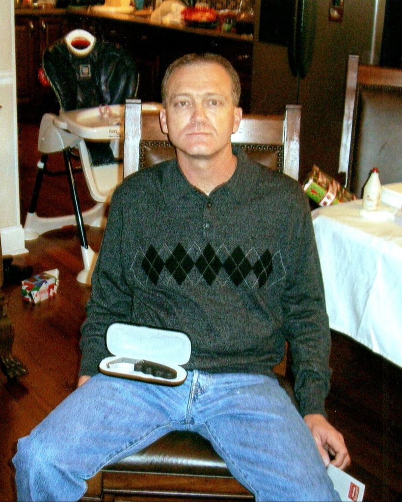 Travis Lamar Benton