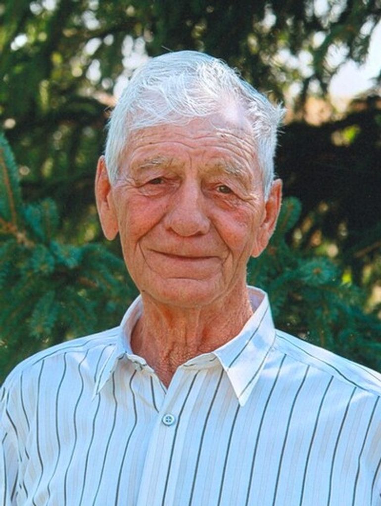 Leo Daniel Smith Profile Photo