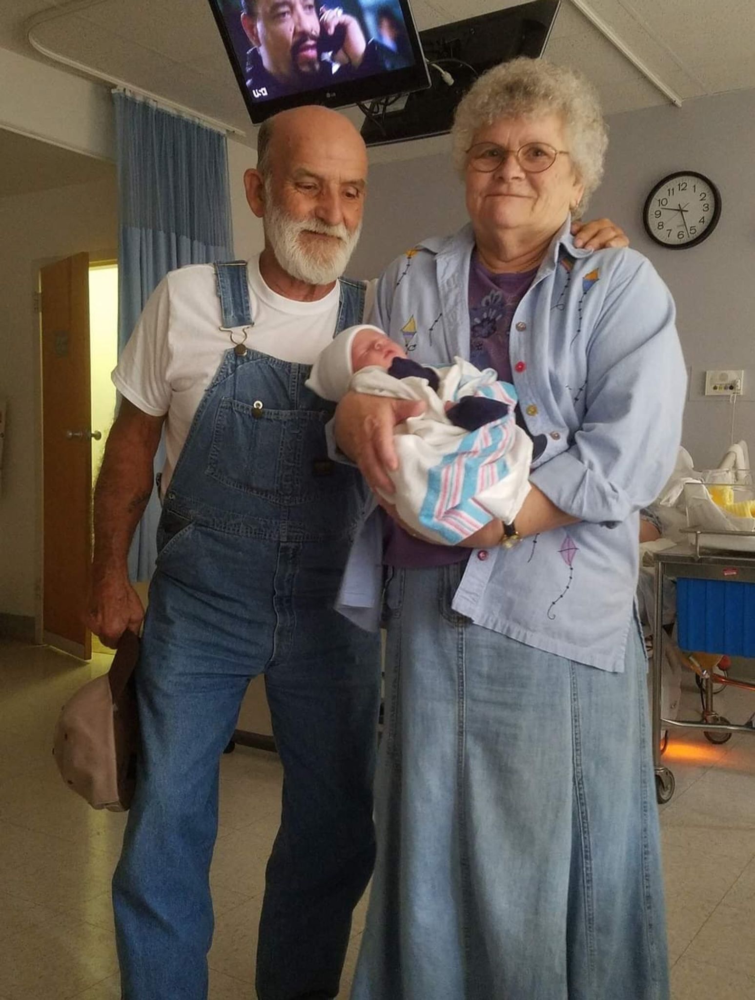 Zola Mae Dean photo gallery image 1 of 64