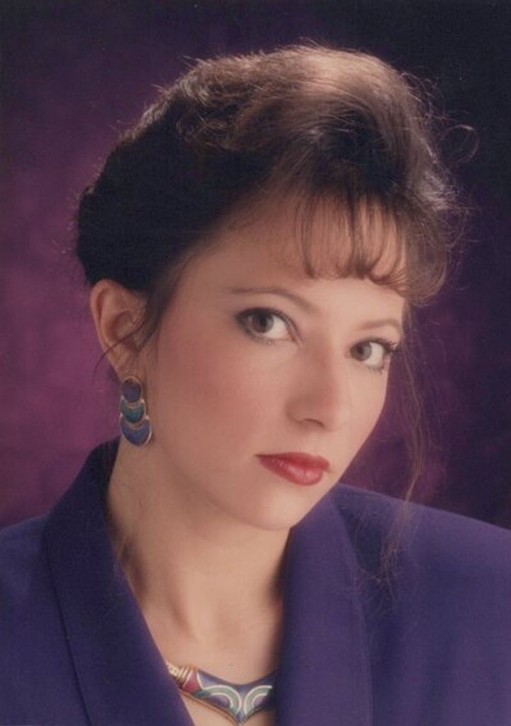 Julie Holloway Profile Photo