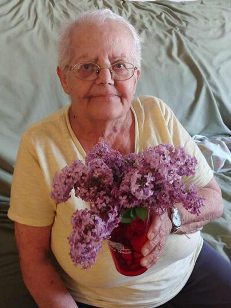 Connie Gasser Profile Photo