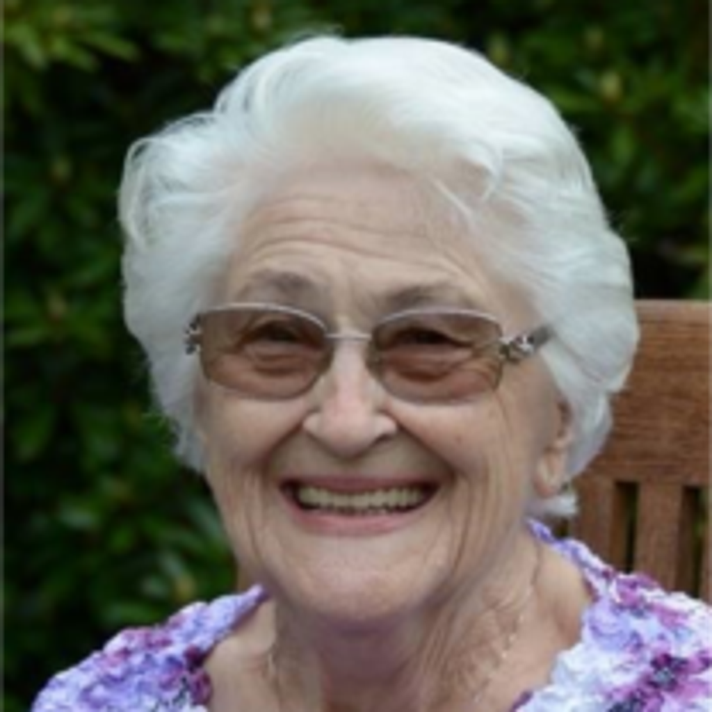 Lillian M Youngs
