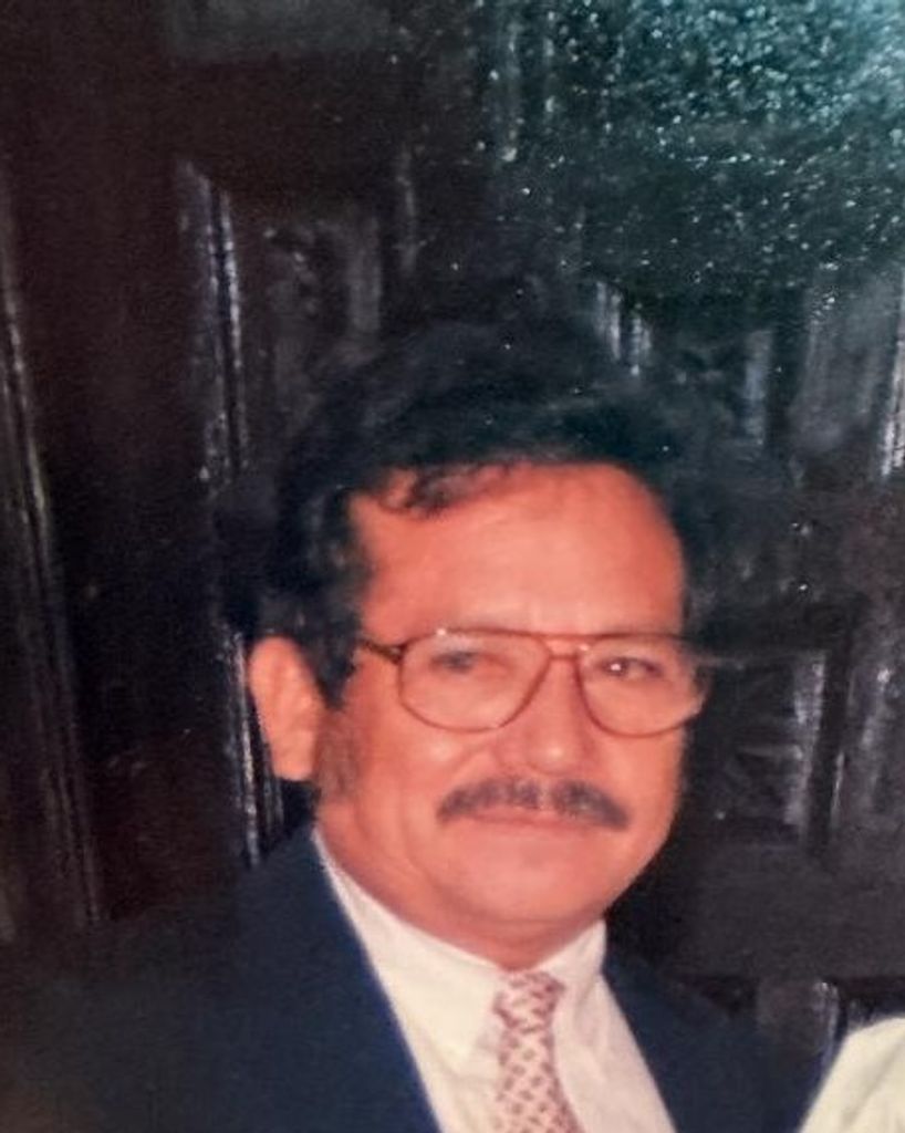 Luis C Guajardo