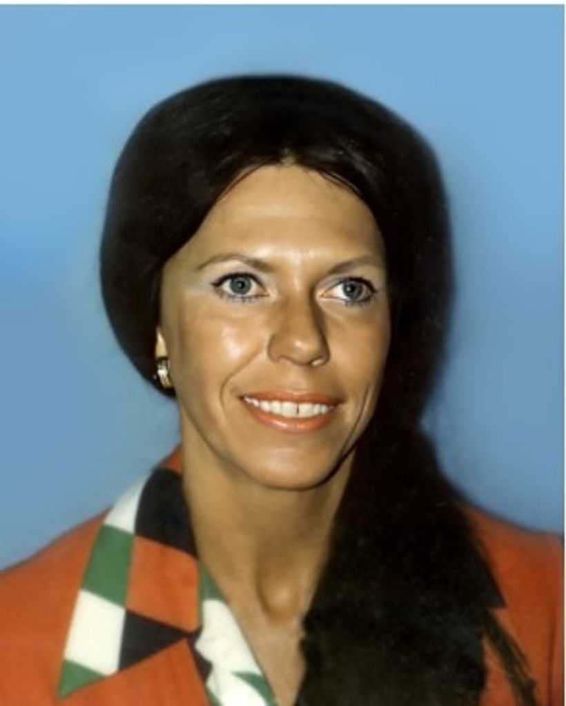 Emily Henderson Profile Photo