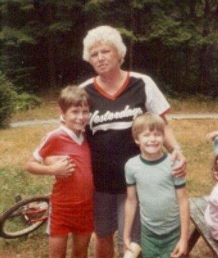 Shirley Scholl photo gallery thumbnail 3 of 6