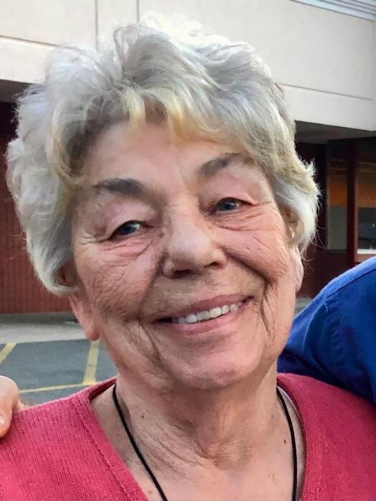 Elizabeth Ewer Profile Photo