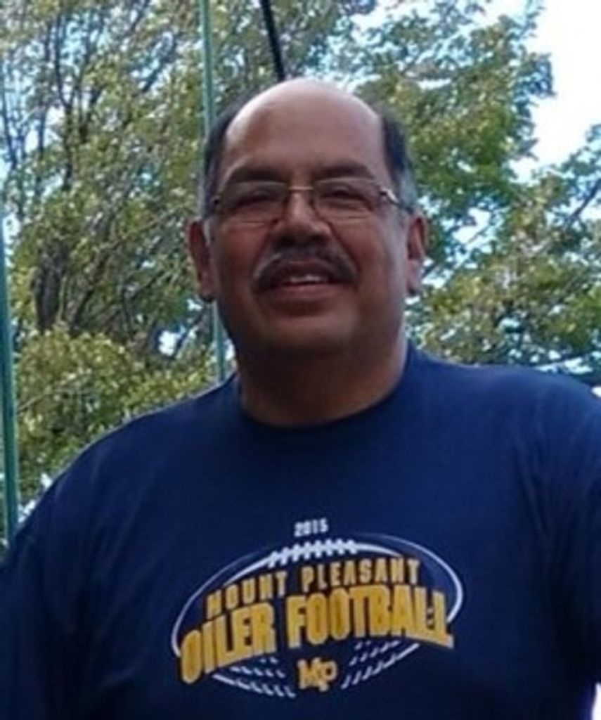 Robert Garcia Profile Photo