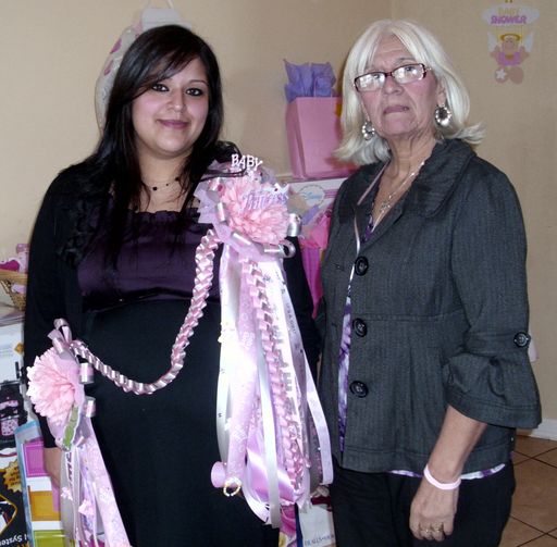 Yolanda C. Gonzalez photo gallery thumbnail 184 of 357