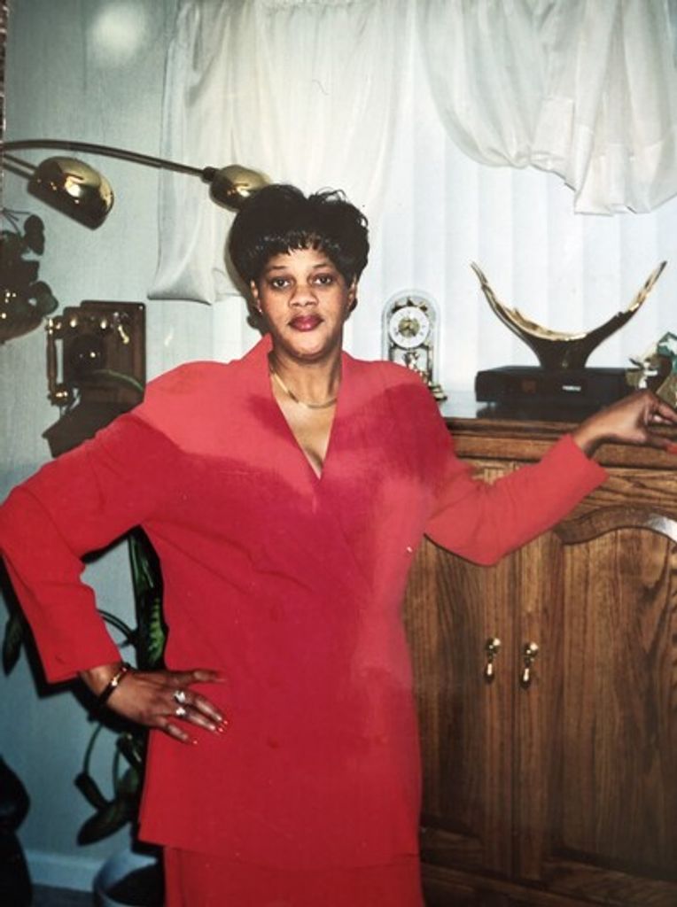 Louvernia "Tina" Binion Profile Photo