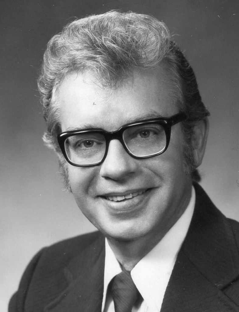Robert E. O'Neill Profile Photo
