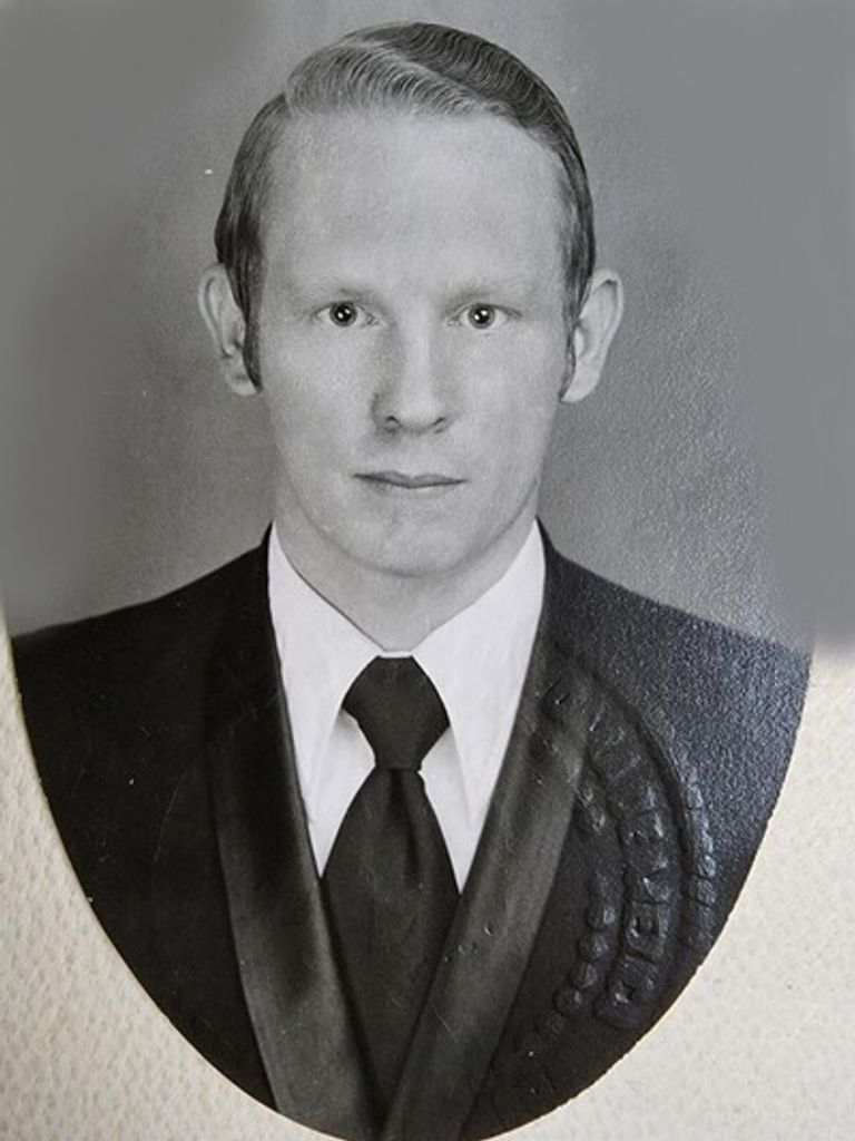 Dr. Dennis Barton Pursel, Md Profile Photo