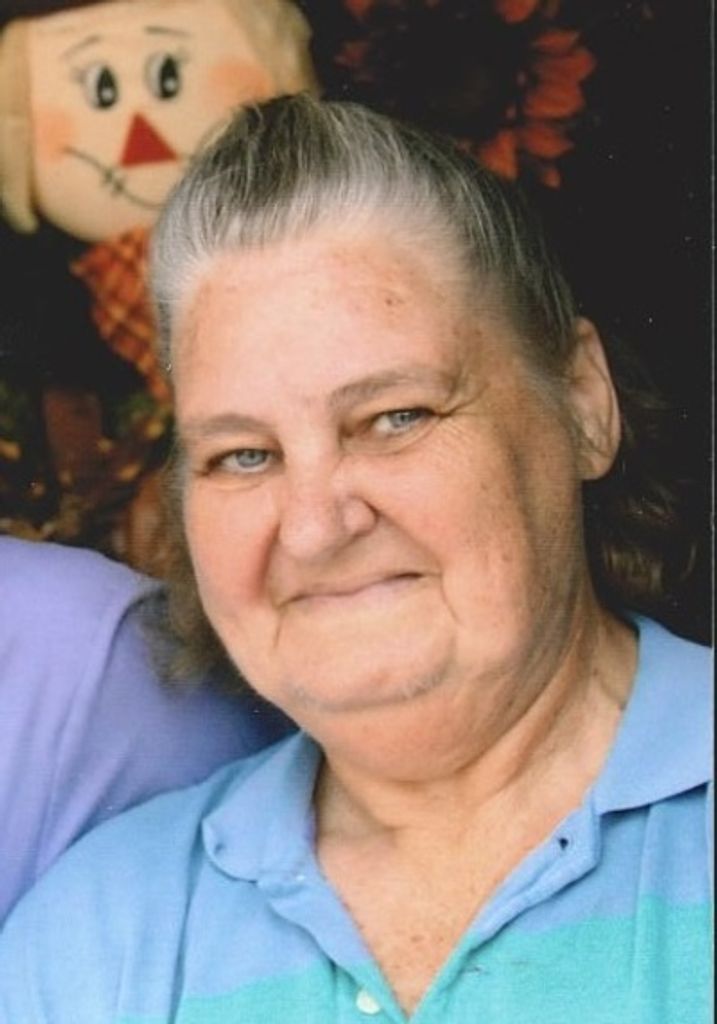 Lola Ward Profile Photo