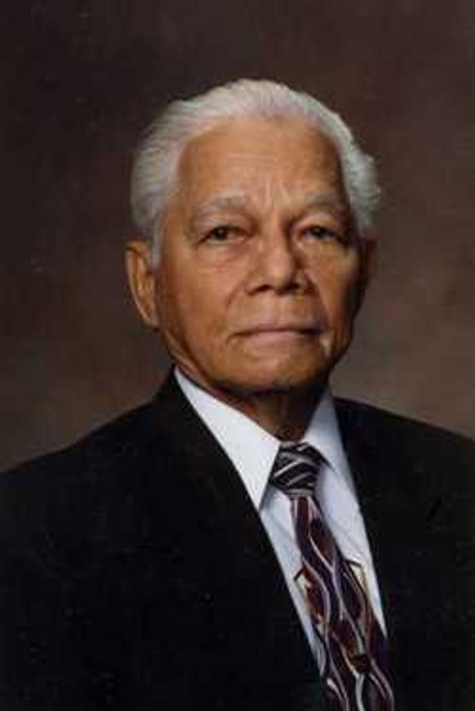 Gilberto Velez Del Castillo