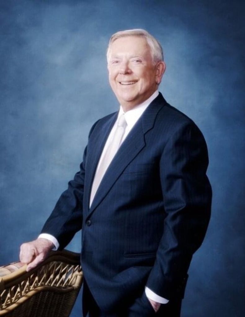 Robert Hall Jr. Profile Photo
