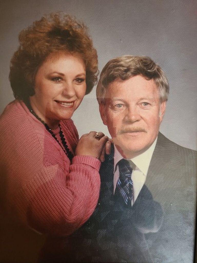 Sandra & Arden Larson Profile Photo