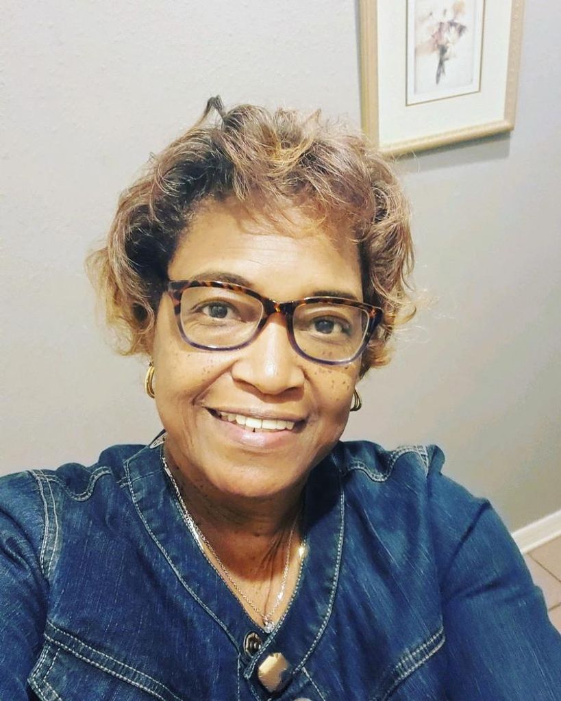 Therese Moore Robinson Profile Photo