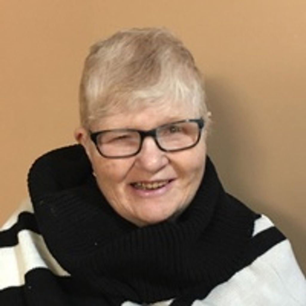 Christine  Leona Hill