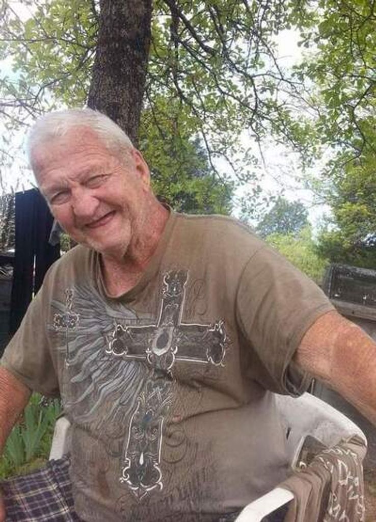 Leeman "Fuzzy" Sands