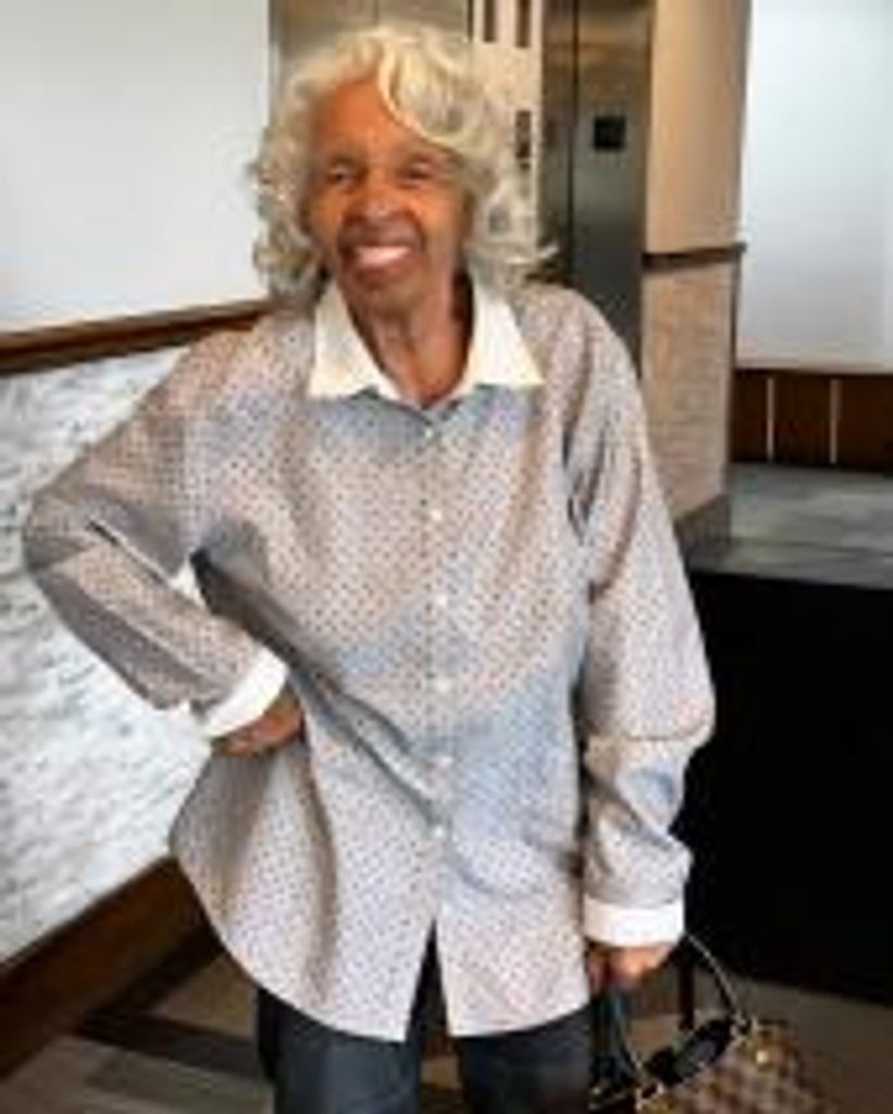 Alice Edwards Profile Photo