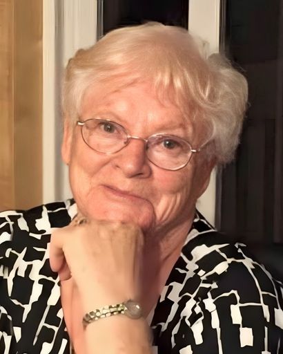 Lee Elizabeth Flood Profile Photo